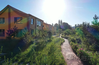 用好“景区”资源 做强旅游服务产业 旅游资源开发和经营的路径探索